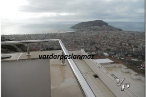 Hastane çatı-teras-balkon parapet korkulukları