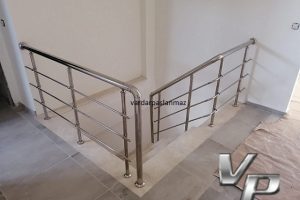 stainless railing house